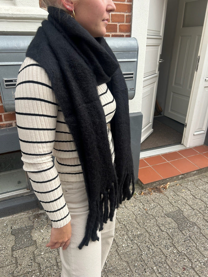 Anobel Copenhagen - Thick Plain Scarf E-71800 - Black Tørklæder 