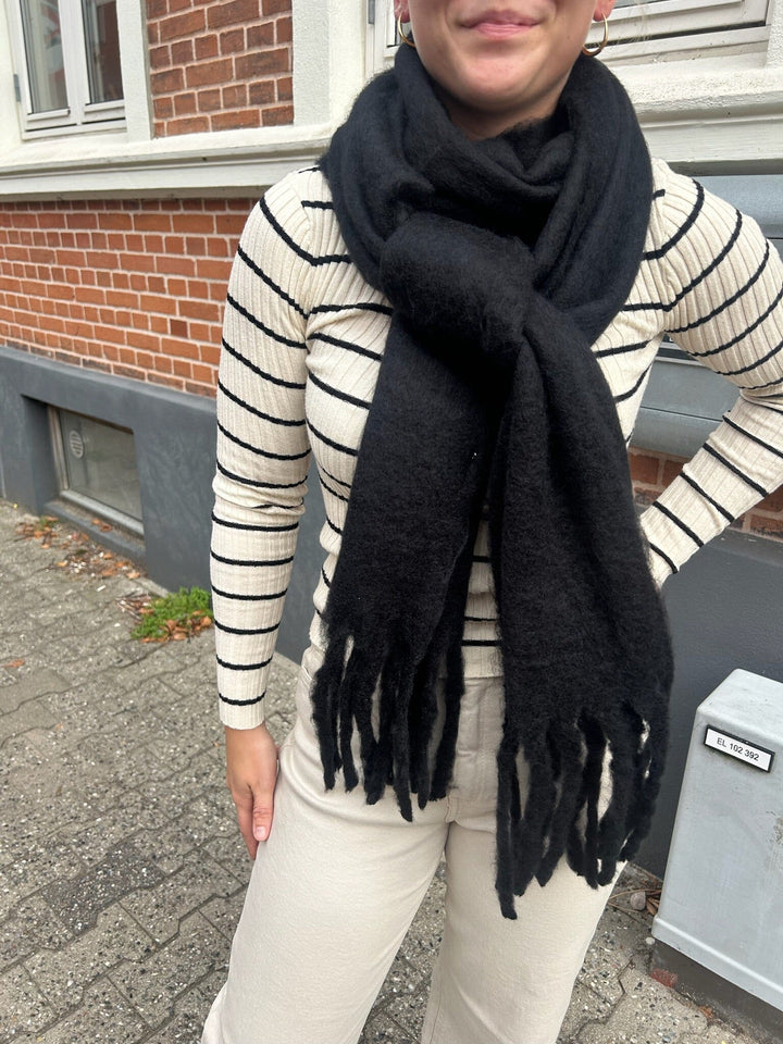 Anobel Copenhagen - Thick Plain Scarf E-71800 - Black Tørklæder 