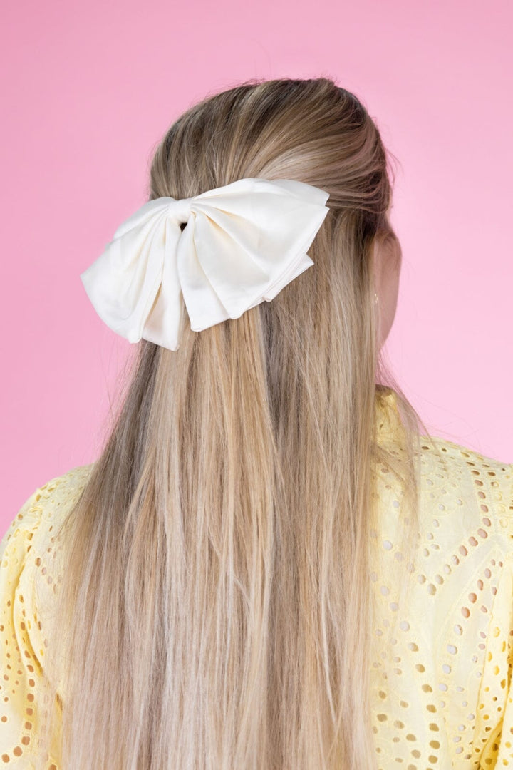 Forudbestilling - Black Colour - Bcina Satin Bow Barette - Off White Hårspænder 