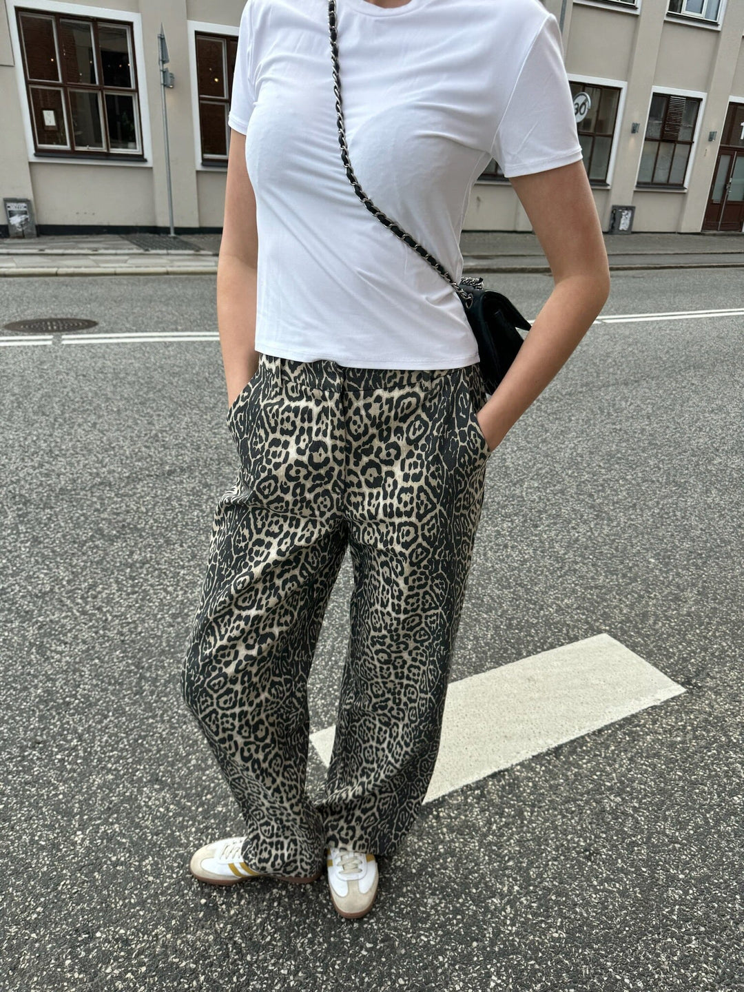 Forudbestilling - BYIC - Beccaic Pants - lp Leo Print Bukser 