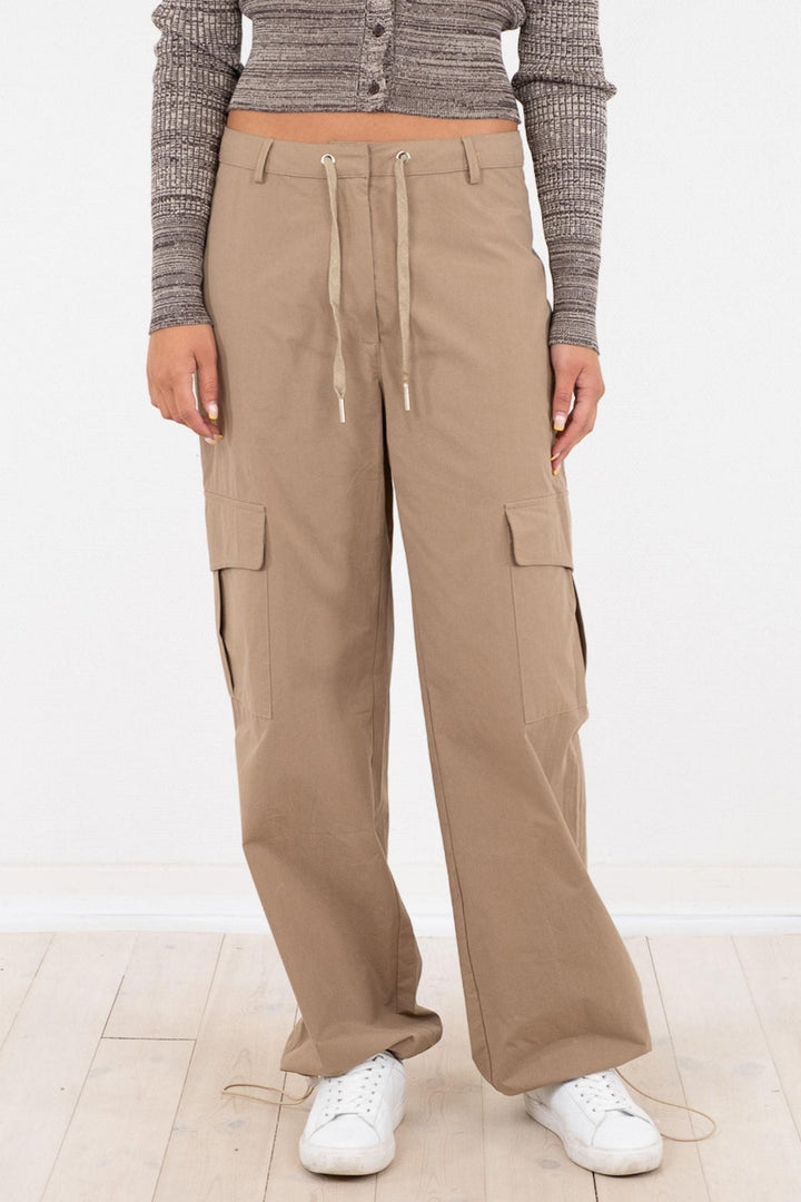 Forudbestilling - Neo Noir - Konstatina Pants - Dark Sand (September) Bukser 