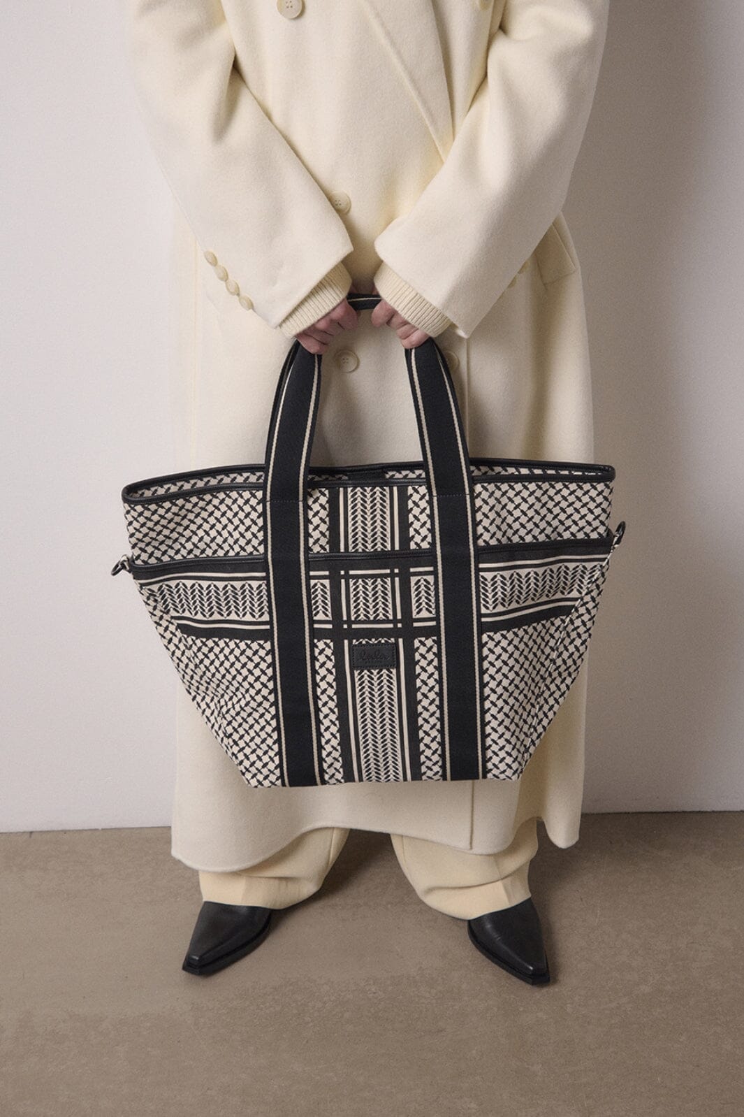 Lala Berlin - East West Tote Merge - Heritage Stripe Black Tasker 