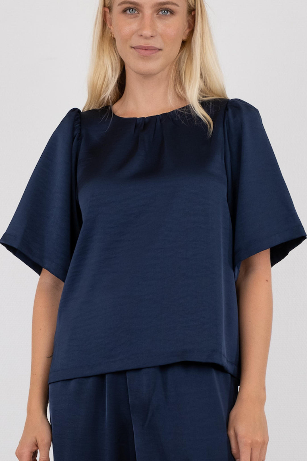 Neo Noir - Florina Heavy Sateen Blouse - Navy