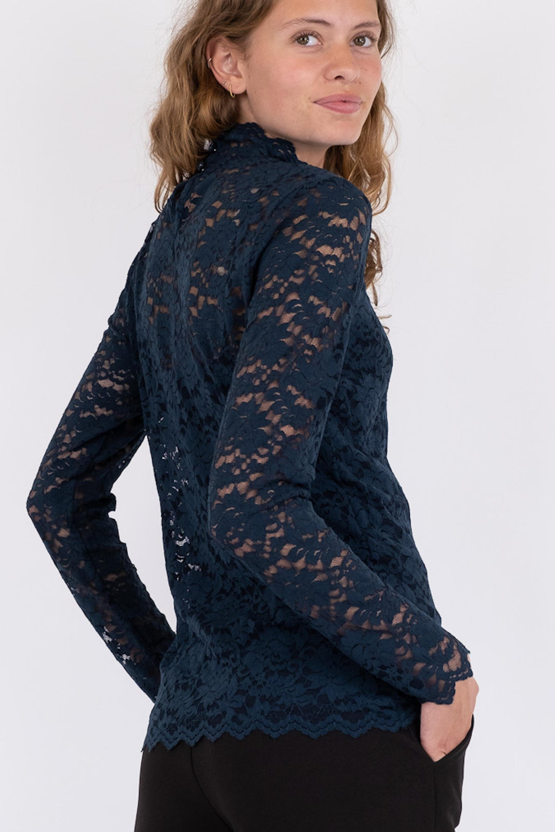 Neo Noir - Liza Laceflower Blouse - Navy