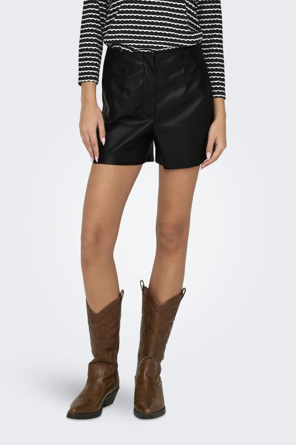 Only - Onlraven-Hero Faux Leath Shorts - 4588850 Black Shorts 