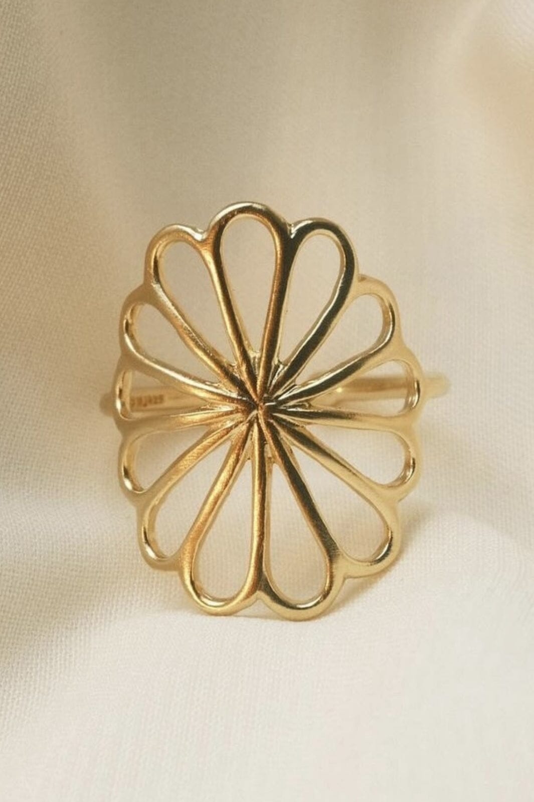 Pernille Corydon Jewellery - Large Bellis Ring Adj. - Gold Plated Ringe 