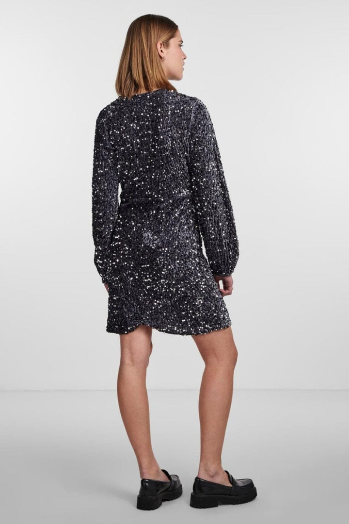 Pieces - Pckam Ls Wrap Dress - 4372296 Magnet Black Silver Sequins Kjoler 