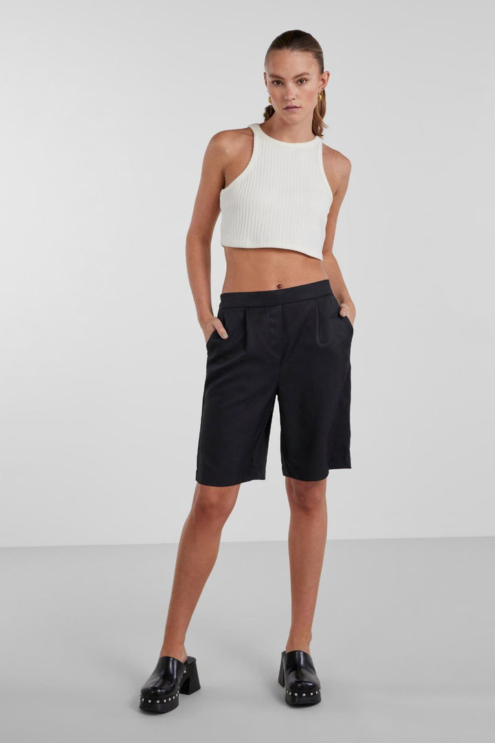 Pieces - Pctally Hw Shorts - Black Shorts 