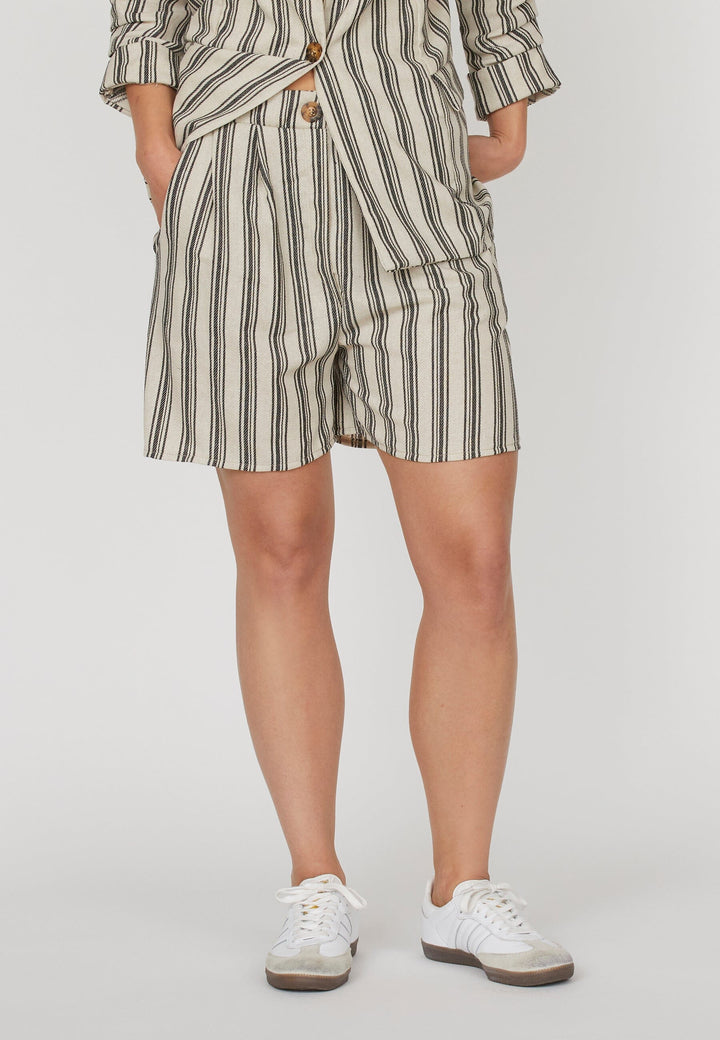 Sisters Point - Chloe-Sho - 117 Bamboo/Black Shorts 