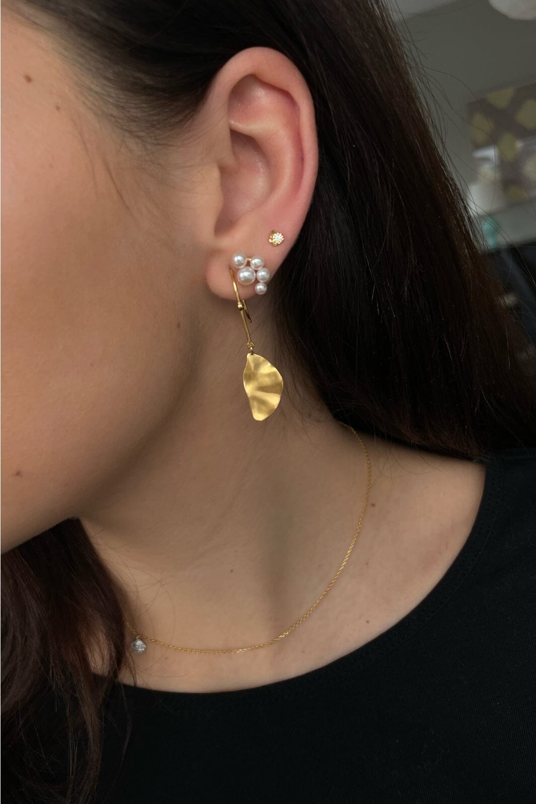 Stine A - Hook With Golden Refection Moon Earring Left - Single - 1341-02-L Øreringe 