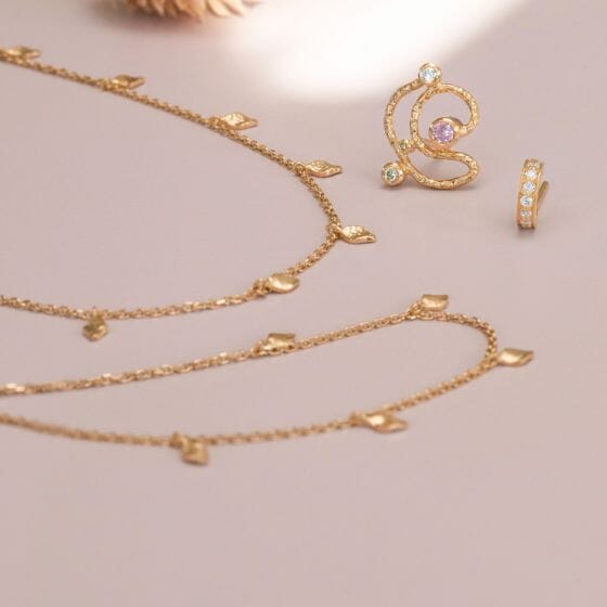 Stine A - Tout Petit Ile De L'Amour Necklace Gold - 2030-02-Os Halskæder 